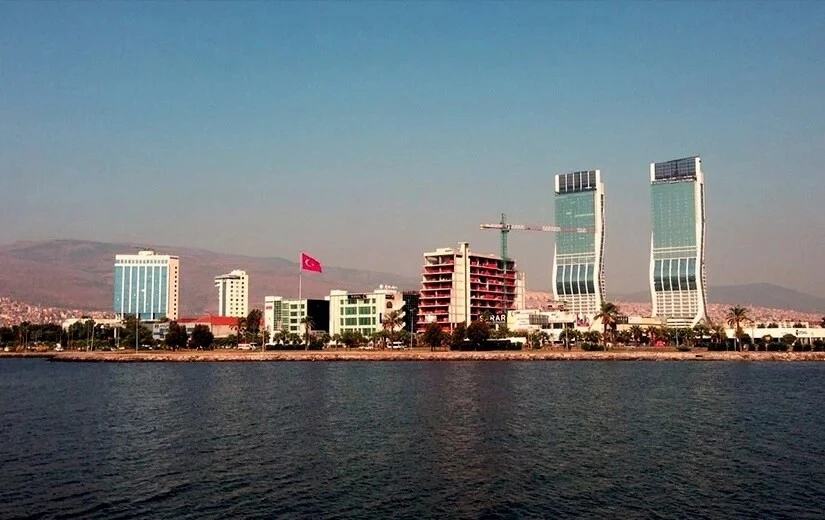 Bayraklı plaza, ofis ve ev temizlik şirketi hizmeti